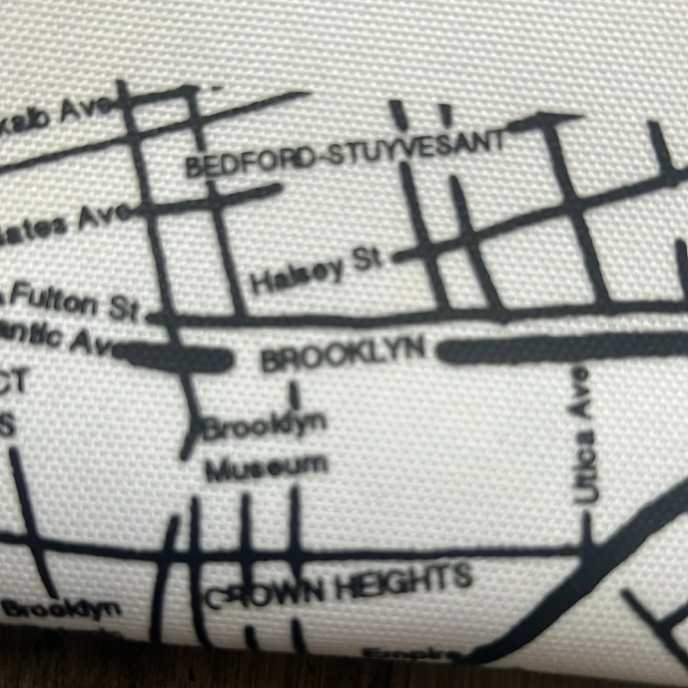 STATE BAGS BROOKLYN NEW YORK  POUCH IN WHITE - TRAVEL/ORGANIZER/COIN/MAKEUP